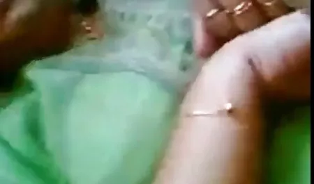 Hombre se folla maduras caseras xxx a dos hermanas