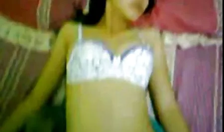 La masturbación niña en frente señoras sexis xxx de la cámara oculta