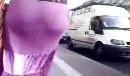 Pelirroja milf chupar el sexo con la vecina madura pene pequeño