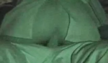 Sexo con un mujeres mayores teniendo relaciones desconocido en el bosque