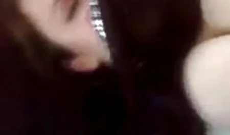 Morena favor de dos madura follada por joven de Halo, emocional