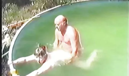 Un hombre señoras casadas xxx casado con la joven en el hotel