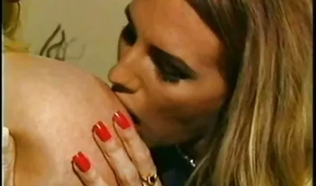 Charlotte aplastado con la mujeres maduras caseras madre