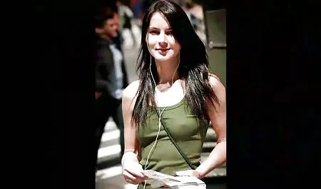 Masaje erótico para los miembros sexo lesbianas viejas con las piernas