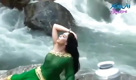 Chica madura chilena culiando se burlan de