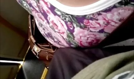 Emocional y emocionado maduras calientes latinas con una chica.